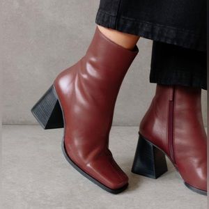 Alohas Burgundy Boots